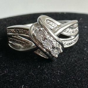 Ornate fashion ring with CZ gems